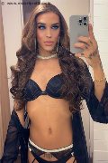 Verona Trav Isabella Smalls 392 15 95 912 foto selfie 4